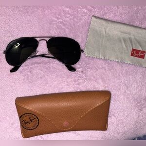 Ray-Ban Black Aviator Sunglasses with Brown Case